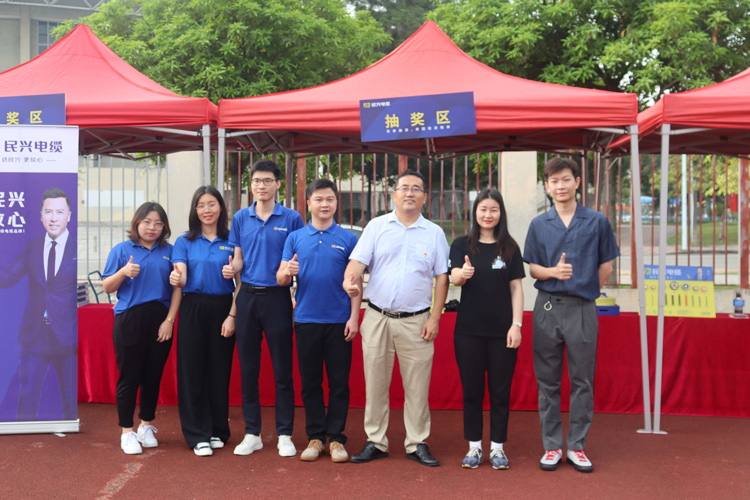 少年强则中国强，，，，，ag亚娱电缆连续7年为他们加油鼓励！